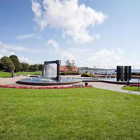 Kongensgate, Koselig Liten Leilighet, 5 Min Unna Sentrum * 크리스티안산